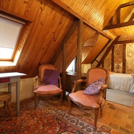 Familial Avec Grand Jardin Fleuri, Cheminee Et Activites Exterieures, Proche Petite Cite De Caractere - Fr-1-497-38 * Saint-Jouin-de-Blavou