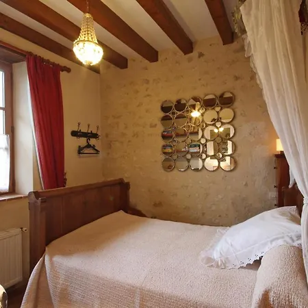Familial Avec Grand Jardin Fleuri, Cheminee Et Activites Exterieures, Proche Petite Cite De Caractere - Fr-1-497-38 Holiday home Saint-Jouin-de-Blavou