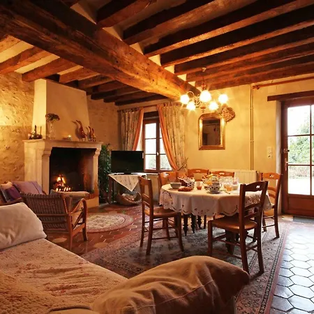 Familial Avec Grand Jardin Fleuri, Cheminee Et Activites Exterieures, Proche Petite Cite De Caractere - Fr-1-497-38